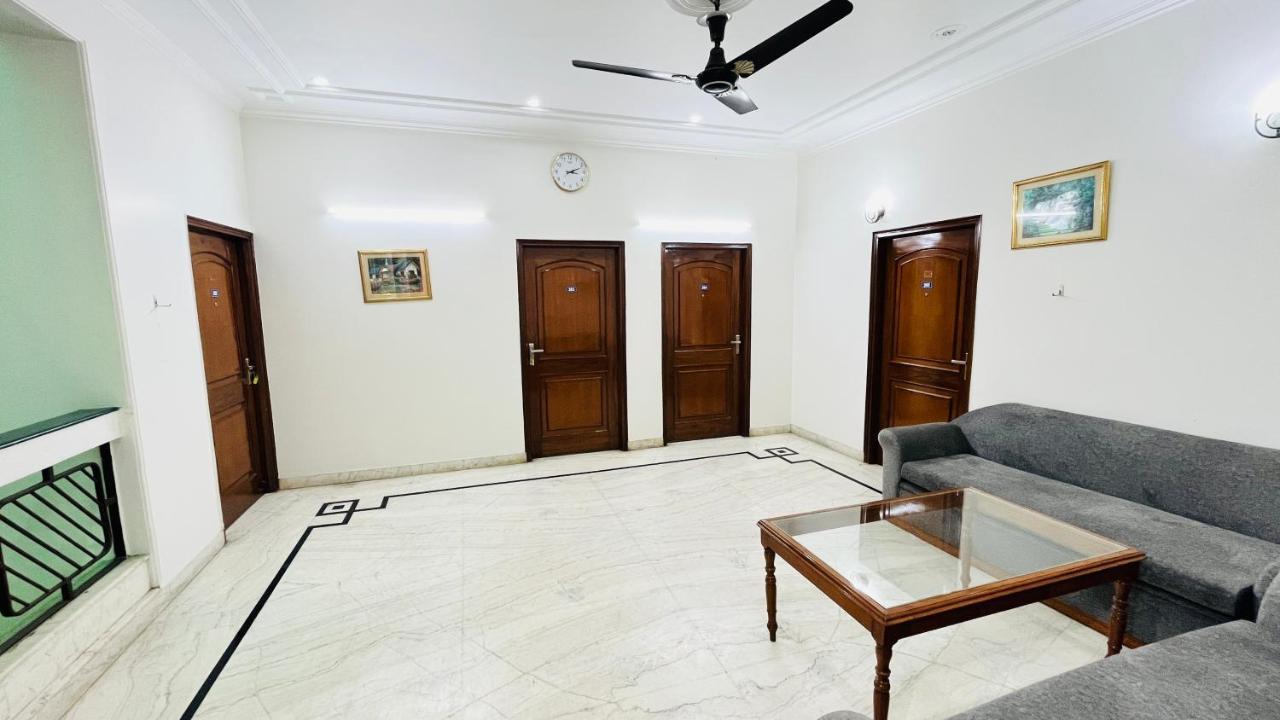 Hotel Starline Sector 28 Gurgaon Exterior photo
