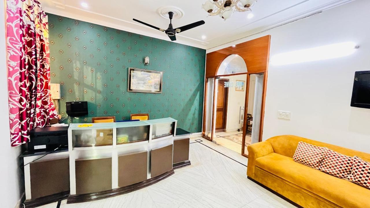 Hotel Starline Sector 28 Gurgaon Exterior photo
