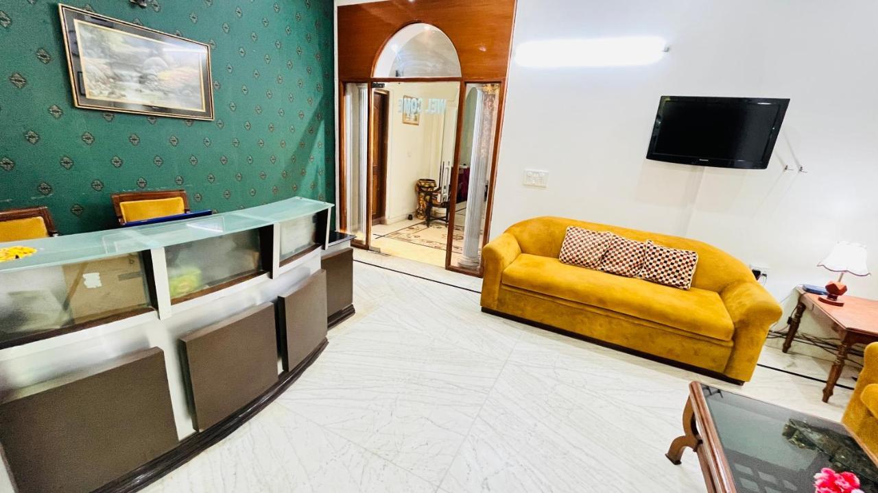 Hotel Starline Sector 28 Gurgaon Exterior photo