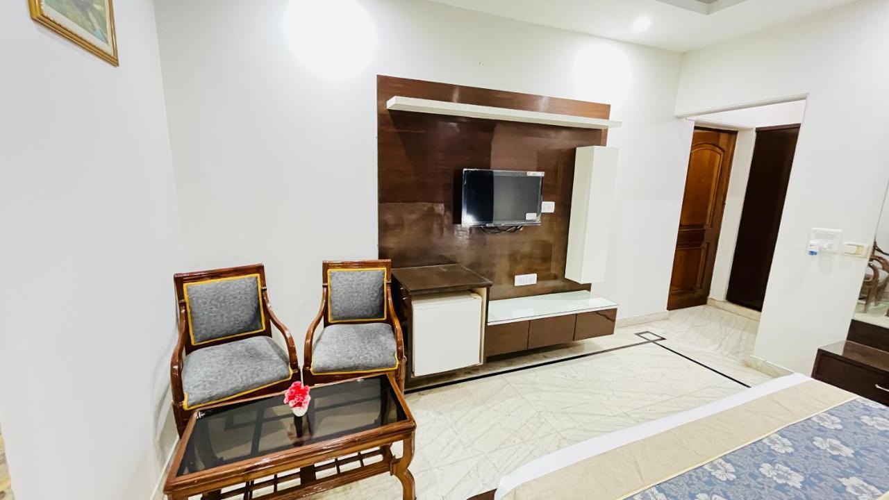 Hotel Starline Sector 28 Gurgaon Exterior photo