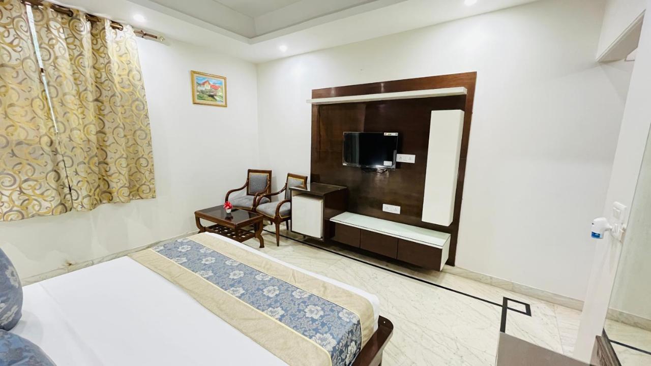 Hotel Starline Sector 28 Gurgaon Exterior photo