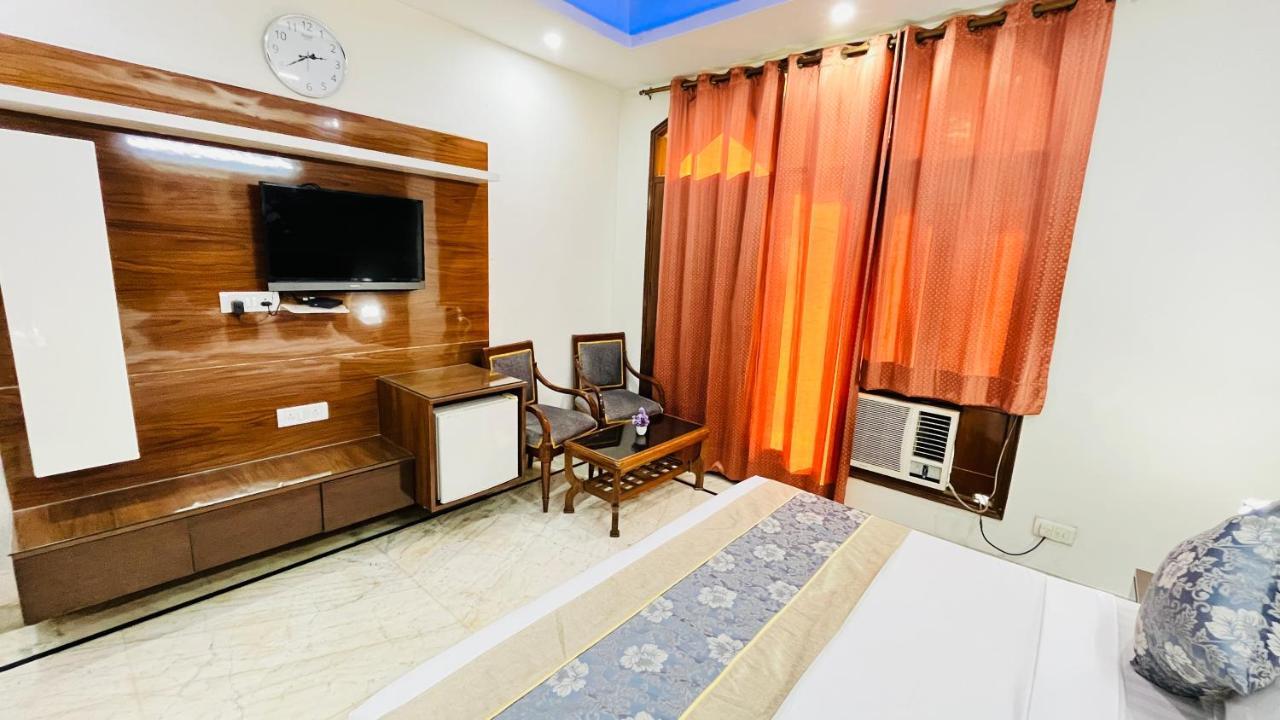 Hotel Starline Sector 28 Gurgaon Exterior photo